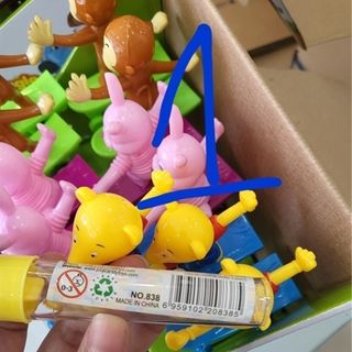 kẹo đồ chơi ván trượt