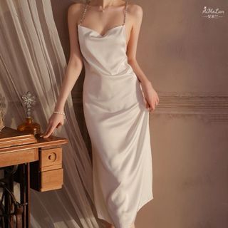 Váy ngủ lụa thiết kế dây đá