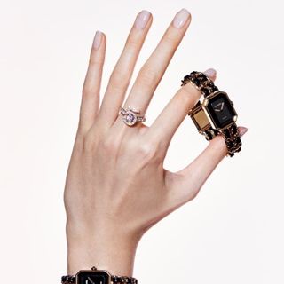 ĐỒNG HỒ NỮ CAO CẤP CHANEU BOY PREMIERE CHAIN LẮC XÍCH MẶT CN