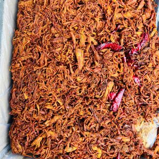 Khô Heo Cháy Tỏi Thơm Lừng, Kết Hợp Tỏi Phi Cực Cuốn 500g