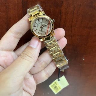 SĂN SALE MÁY THUỴ ĐỒNG HỒ NAM NỮ LẺ SIZE CAO CẤP BUBBERI MẶT SAPHIRE DÂY THÉP