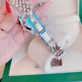 ĐỒNG HỒ NỮ CAO CẤP ROLXE VIỀN HỘT MẶT XÀ CỪ HỒNG DÂY BẠC