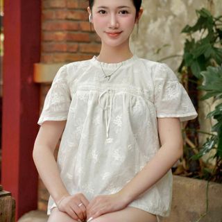 Áo Kiểu Tiểu Thư Tay Ngắn Phồng Nhẹ Thêu Hoa Nhí Phối Ren Cao Cấp