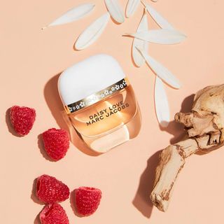 Marc Jacobs Daisy Love Petals