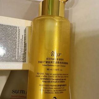 Sữa Rửa Mặt Tái Sinh Da Su:M37° Losec Summa Foam Cleanser Mini 90ml giúp làm sạch da dịu nhẹ mà vẫn giữ được độ ẩm tự nhiên