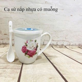 LY SỨ QUAI CẦM CÓ NẮP KÈM MUỖNG SỨ