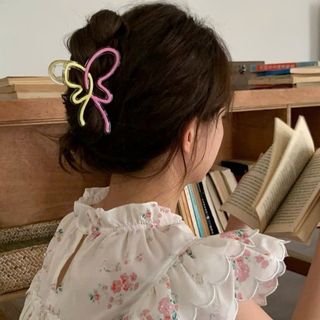 KẸP CÀNG CUA HÌNH BƯỚM MÀU THẠCH TRONG SUỐT