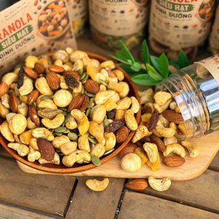 Granola Siêu Hạt Thơm Ngon Tiện Lợi 400g, Ăn Là Thích