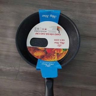 CHẢO VÂN ĐÁ CHỐNG DÍNH ĐÁY TỪ SKY STAR 22cm (CHẢO CẠN)