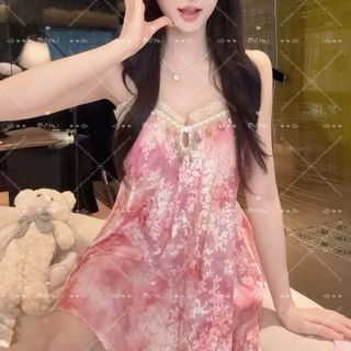 váy ngủ hai dây họa tiết hoa loang