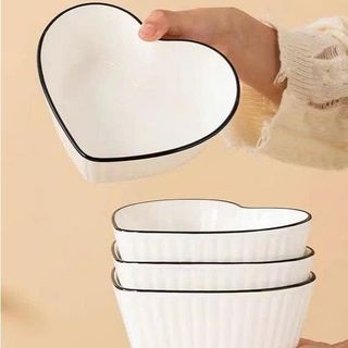 TÔ SỨ TRÁI TIM TRẮNG VIỀN ĐEN SỐ 7 (T40)