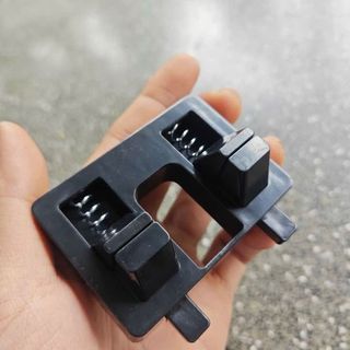 Kẹp Cố Định Dây Điện Hỗ Trợ Chấm Hàn Nhanh Tiện Lợi Phụ Kiện Hàn Kích Thước 70mm x 60mm