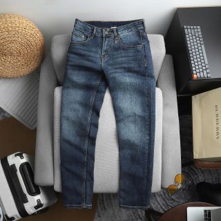 JEAN NAM. Chất jean cao cấp, dày dặn, co giãn nhẹ, mặc thoải mái cả ngày.