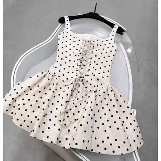 Váy chấm bi xòe dáng ngắn