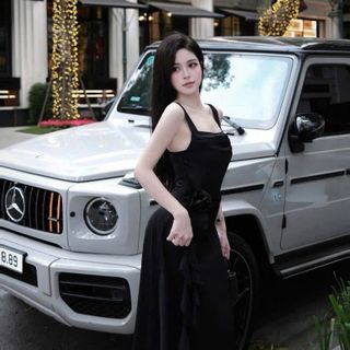 Váy Maxi Lụa Dây Bèo Eo Cổ Vuông - Dáng Dài Sang Trọng