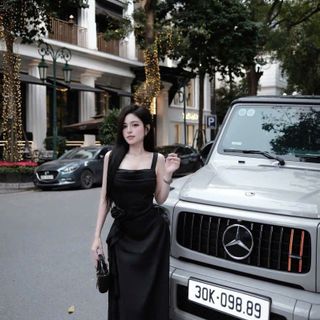 Váy Maxi Lụa Dây Bèo Eo Cổ Vuông - Dáng Dài Sang Trọng
