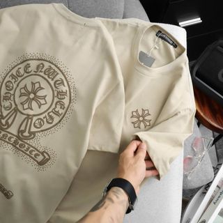 Mẫu áo thun CHROME HEARTS đang hot ss26. Logo chuẩn hãng, in phồng .