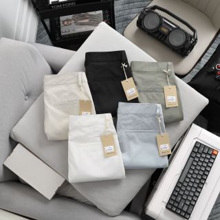 Short kaki brand new nam.  Chất vải min mát , ko nhăn co giản , logo thêu from trên gối.