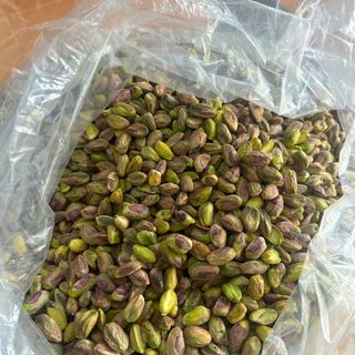 Nhân hạt dẻ cười sống - thùng 10kg