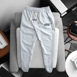 Mẫu quần dài siêu hot của giới trẻ. Chất nỉ cua dày mịn, form đẹp.