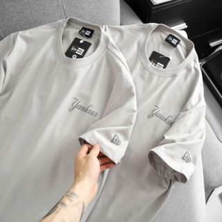 Mẫu áo thun NEWERA NAM đang hot ss26. Logo chuẩn hãng, in phồng.