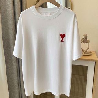 T-shirt Ami nam. Chất vải cotton 2c mềm mịn, định lượng 250gsm. Logo thêu.