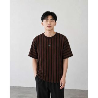 ÁO THUN UNISEX KẺ SỌC DORMAX NAM.   Form Unisex trẻ trung, thoải mái.