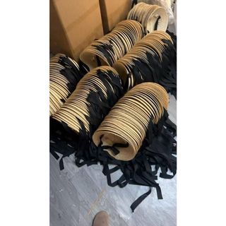 Nón cói trẻ em hình chóp siêu xinh – chất cói mềm nhẹ, che nắng cực tốt, có dây đeo chống tuột