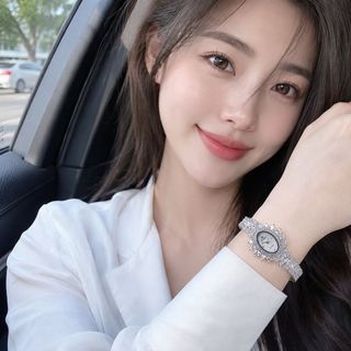 ĐỒNG HỒ NỮ CHÍNH HÃNG FUNMEI F5718  ĐÁ CZ HÌNH TRÁI TIM FULLBOX