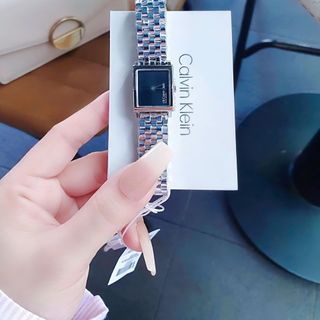 ĐỒNG HỒ NỮ CAO CẤP CNK MẶT VUÔNG DÂY THÉP