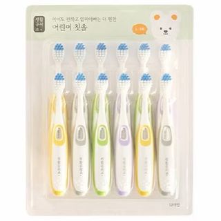 Bàn chải đánh răng trẻ em Saengong 1 lốc 12 cây  (생활공작소 어린이 칫솔).  Phù hợp cho bé từ 5 đến 9 tuổi (Giai đoạn chuyển tiếp răng sữa và răng khôn).