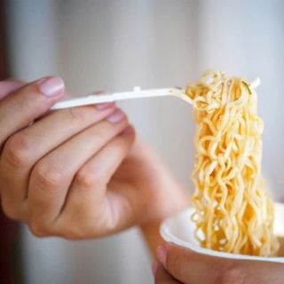 Mì Ly Omachi vị Hải sản chua cay - Thùng 24 ly x 66gr