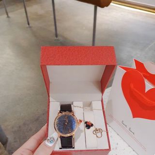 SĂN SALE SET ĐỒNG HỒ NỮ CAO CẤP SWAROSK DÂY DA MẶT ĐÁ BLING KÈM TRANG SỨC