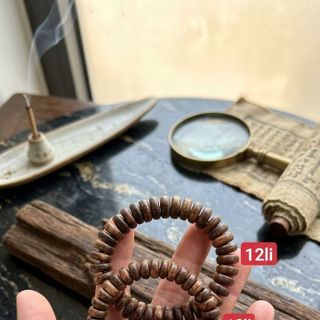 Vòng trầm hương thơm bản dẹt nam nữ đeo