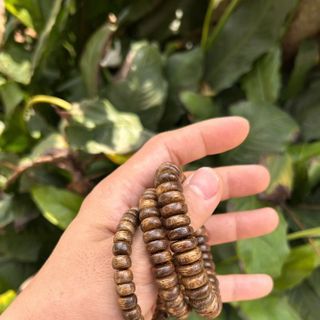 Vòng trầm hương thơm bản dẹt nam nữ đeo