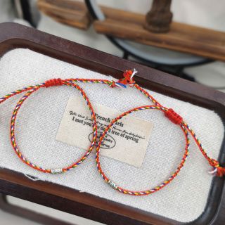 Vòng tay Ngũ Sắc Đỏ phối charm mạ bạc có tua rua, Vòng tay Phong Thủy bán đủ size, đủ màu
