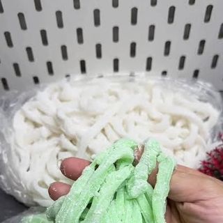 BÁNH CANH BỘT XẮT LÁ DỨA SA ĐÉC 1KG – THƠM MÙI GẠO, DAI MỀM KHÓ CƯỠNG! 🌿