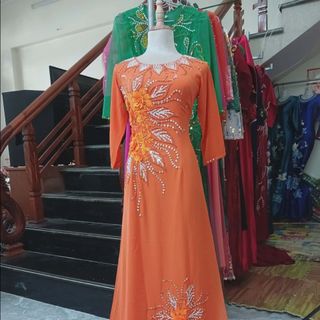 Áo Dài Phom Đầm Dạ Hội- Chất Liệu Chi Phong -Bên Ngoài Tà Áo Dài 
Bên Trong Tà Váy hoặc đầm nên không phải mặc quần nữa >2026