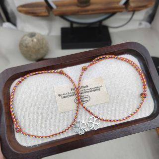 Vòng tay Ngũ Sắc Đỏ 2.0mm phối charm cỏ 4 lá mỏng size Chân , Vòng tay Phong Thủy bán đủ size , đủ màu