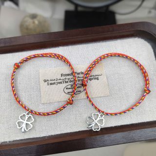 Vòng tay Ngũ Sắc Đỏ 2.0mm phối charm cỏ 4 lá mỏng size Tay , Vòng tay Phong Thủy bán đủ size , đủ màu