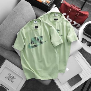 Mẫu áo thun đang hot.  Logo in chuẩn hãng. Phong cách trẻ form unisex nam nữ đều có thể mặc.
