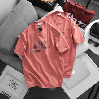 Mẫu áo thun đang hot.  Logo in chuẩn hãng. Phong cách trẻ form unisex nam nữ đều có thể mặc.
