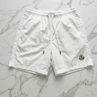Short Moncler 2 lớp.  Chất dù trơn lót lưới, Logo may chắc chắc.