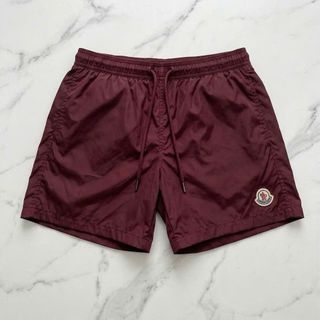 Short Moncler 2 lớp.  Chất dù trơn lót lưới, Logo may chắc chắc.