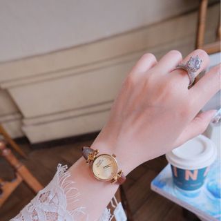 ĐỒNG HỒ NỮ CAO CẤP VIVIENNE DÂY DA MẶT TRÒN ĐÍNH LOGO NỔI MINI FULLBOX