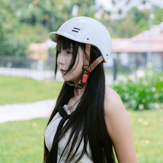 Mũ Bảo Hiểm Kiểu Dáng Cá Heo Nhiều Màu Sắc - Cá tính, năng động, freesize ( 52-58cm)