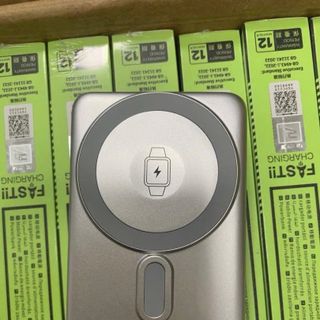 PIN DỰ PHÒNG REMAX FC-109 Dung Lượng 10000mAh Hổ Trợ Sạc Ko Dây và Giá Đở Điện Thoại