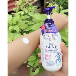 Sữa dưỡng thể dưỡng ngày chống nắng Hatomugi SPF31 PA+++ 250ml