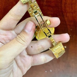 SĂN SALE MÁY THUỴ ĐỒNG HỒ NỮ CAO CẤP BUBBERI MẶT SAPHIRE DÂY THÉP