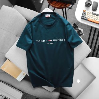 Mẫu áo cotton 4c thiết kế đơn giản, logo dệt kết hợp chữ in.